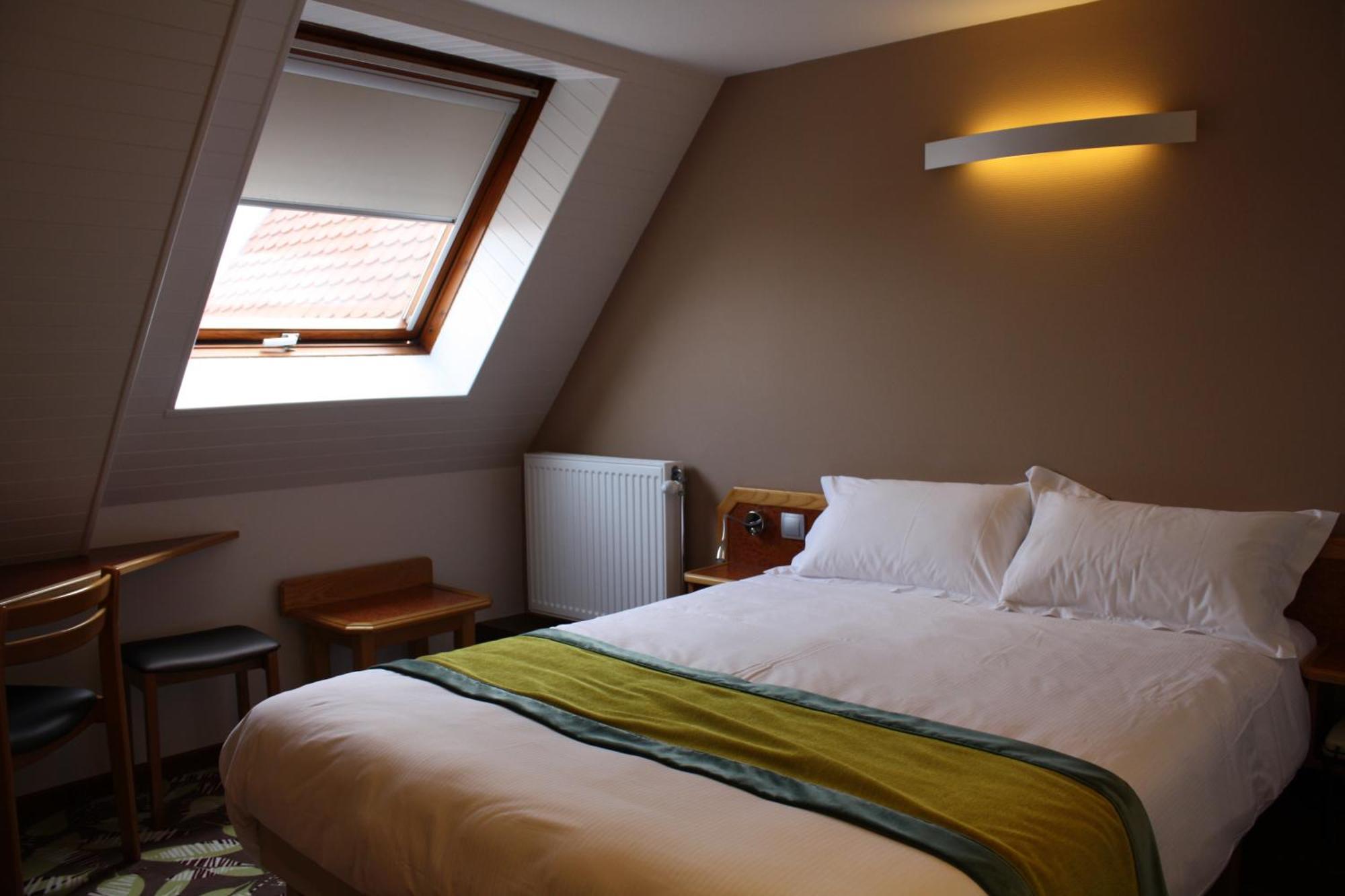 Logis Hotel Restaurant A L'Etoile Wingersheim-les-Quatre-Bans Стая снимка